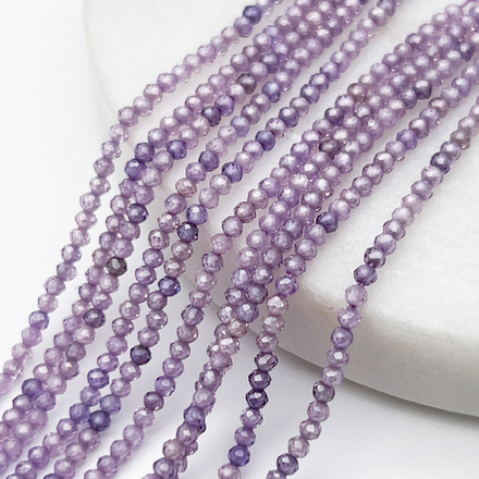 Фианит бусины (кубический цирконий), цвет лиловый, размер около 2 мм, цена за нить 38 см