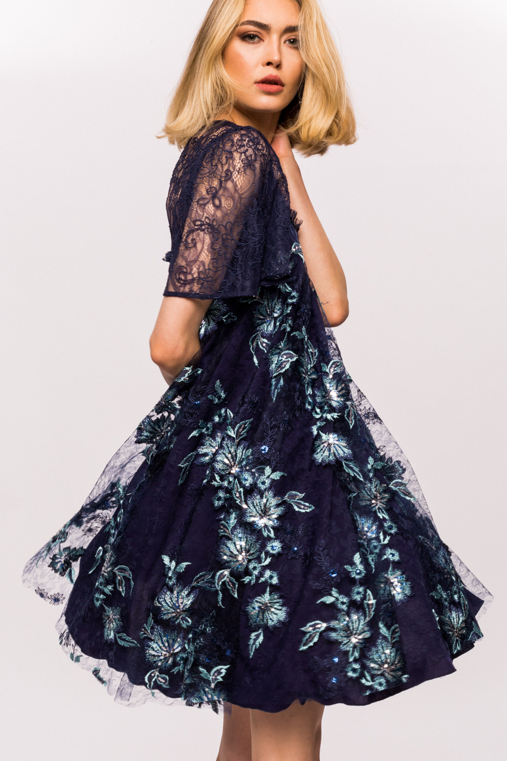 Платье Nissa с кружевной вышивкой в виде цветов