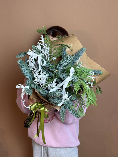 Букет "Лесная Вуаль" нобилис, туя, бантики