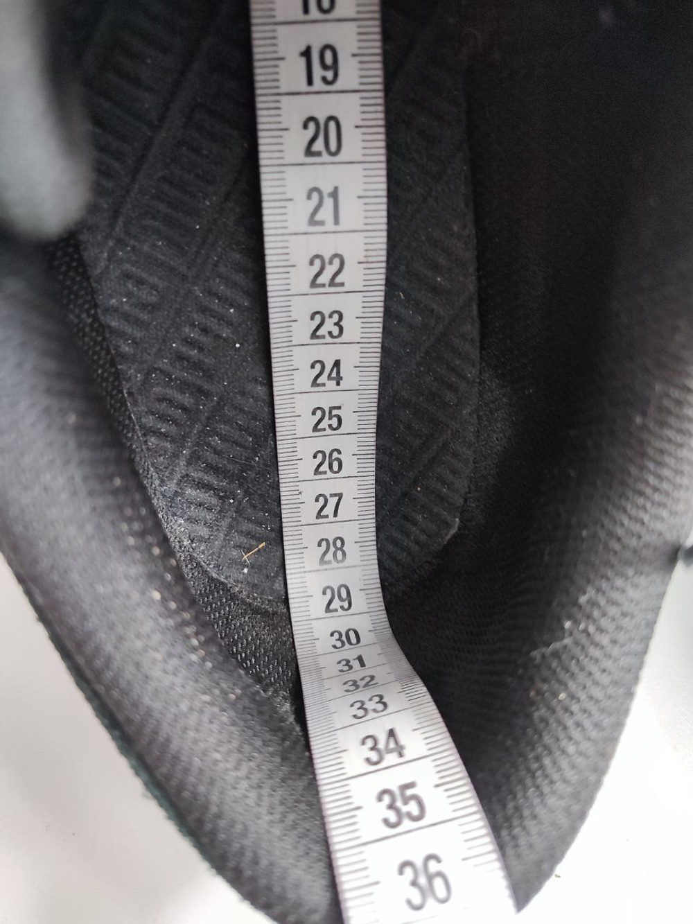 Кроссовки базовые 44 размер