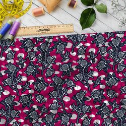 Ткань оксфорд 210 чёрно-белый клевер на розовом фоне в горошик