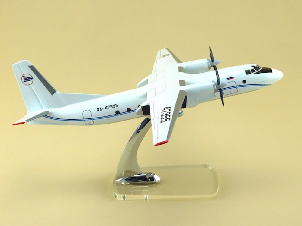 Модель самолета Ан-24РВ (М1:72, Томск Авиа)