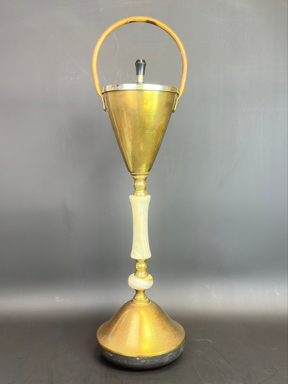 Напольная пепельница