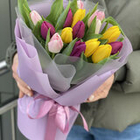 15 тюльпанов в дизайнерском оформлении  от цветочной мастерской Клевер