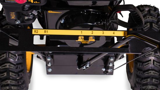 Бензиновый снегоуборщик "CHAMPION" ST 656