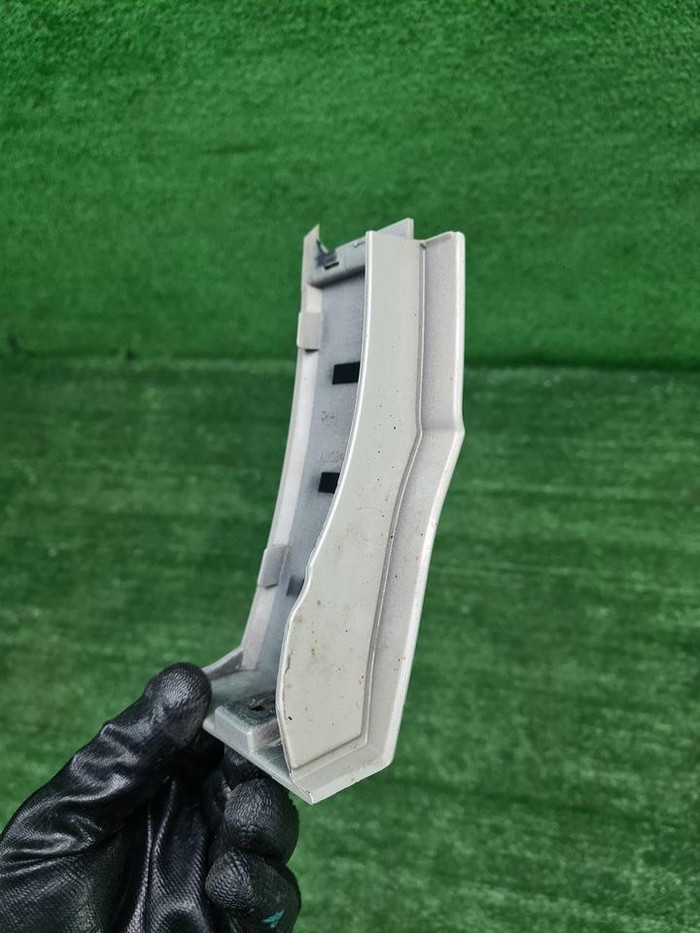 Накладка расширителя правая VW Touareg 3 18-23