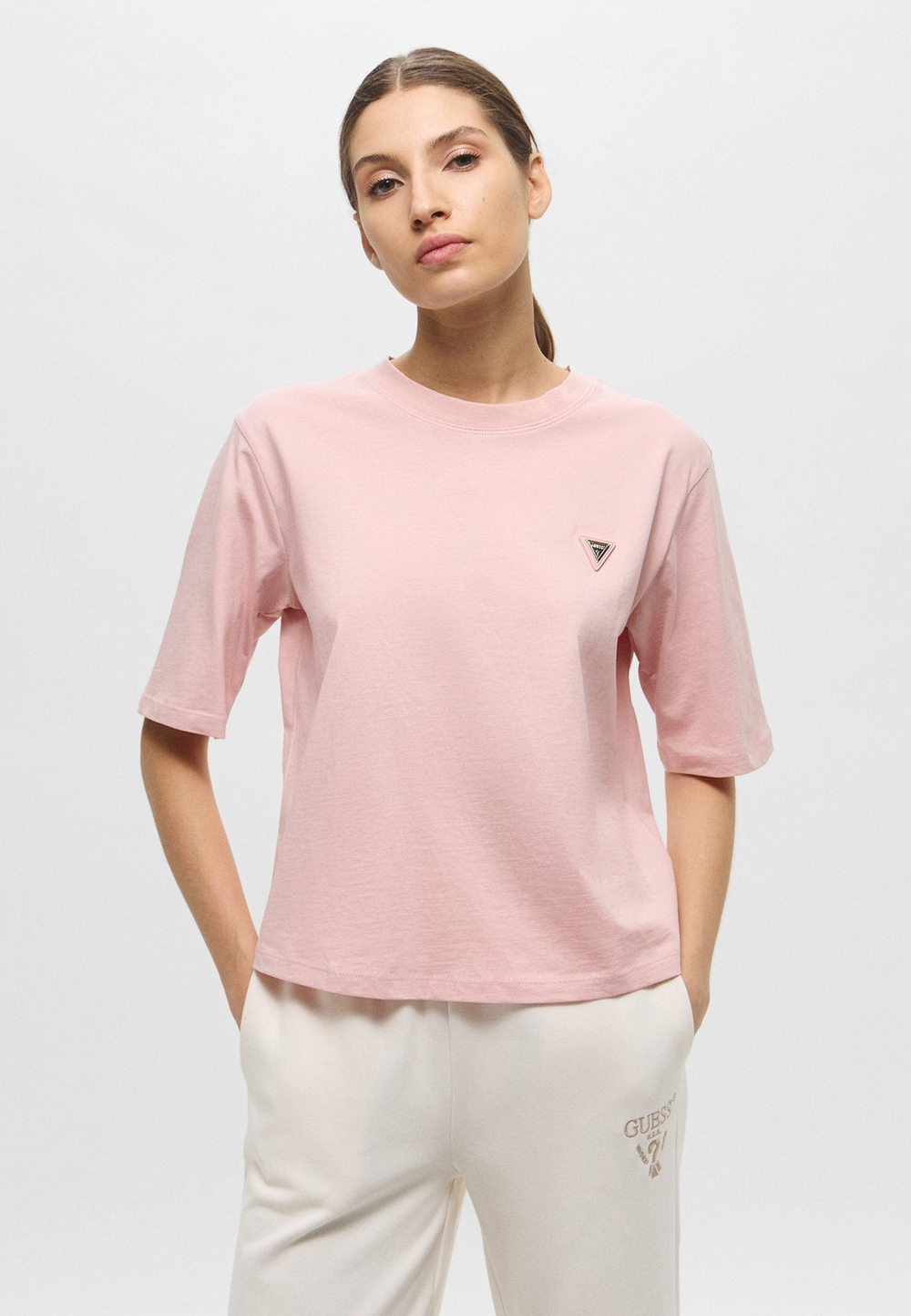 Футболка женская GUESS