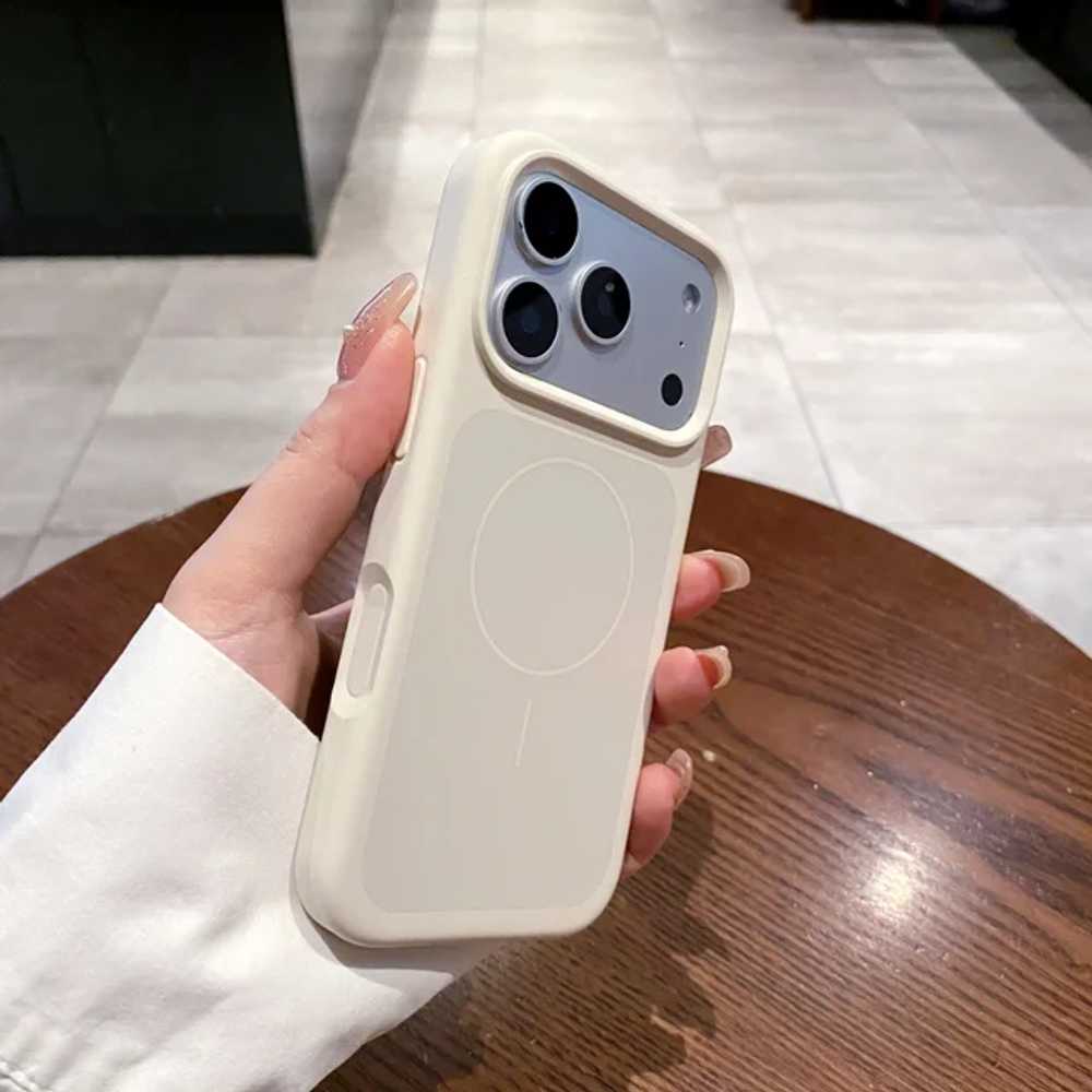 Силиконовые чехлы с MagSafe для iPhone 17 Pro