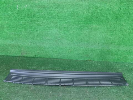 Накладка заднего бампера Toyota Land Cruiser 200 (2007-2021)