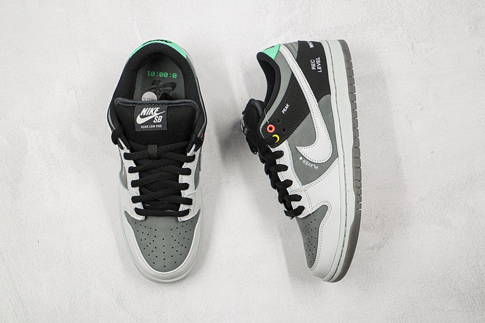 Nike SB Dunk Low VX1000