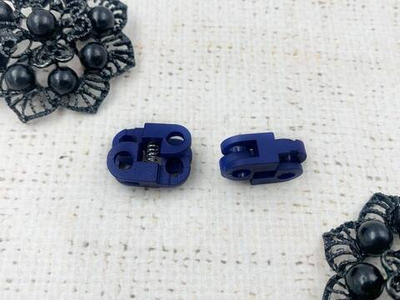 Фиксатор пластик, d 4,0 мм, р 20х13 мм