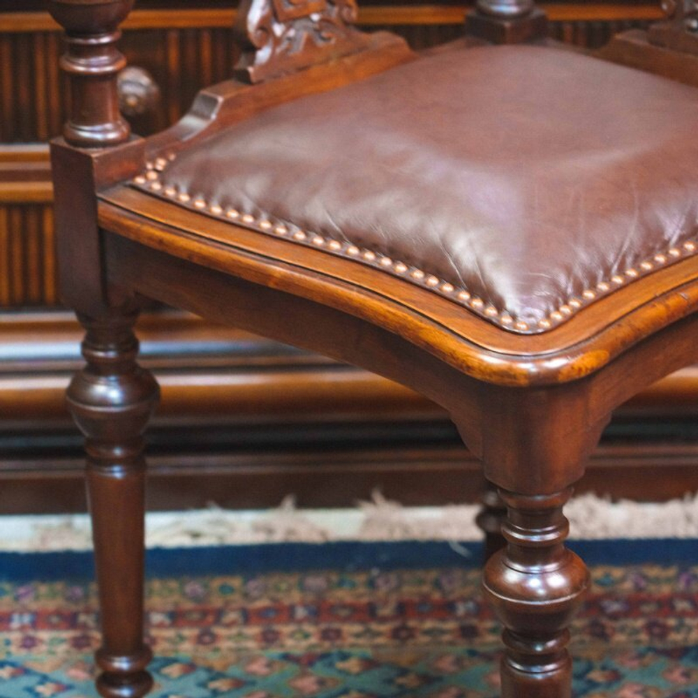 Угловое кресло для кабинета