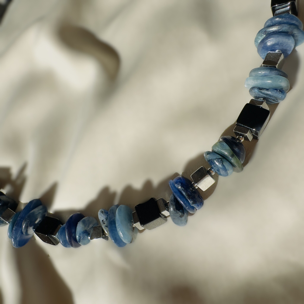 Чокер "Голубая сталь" с кианитом