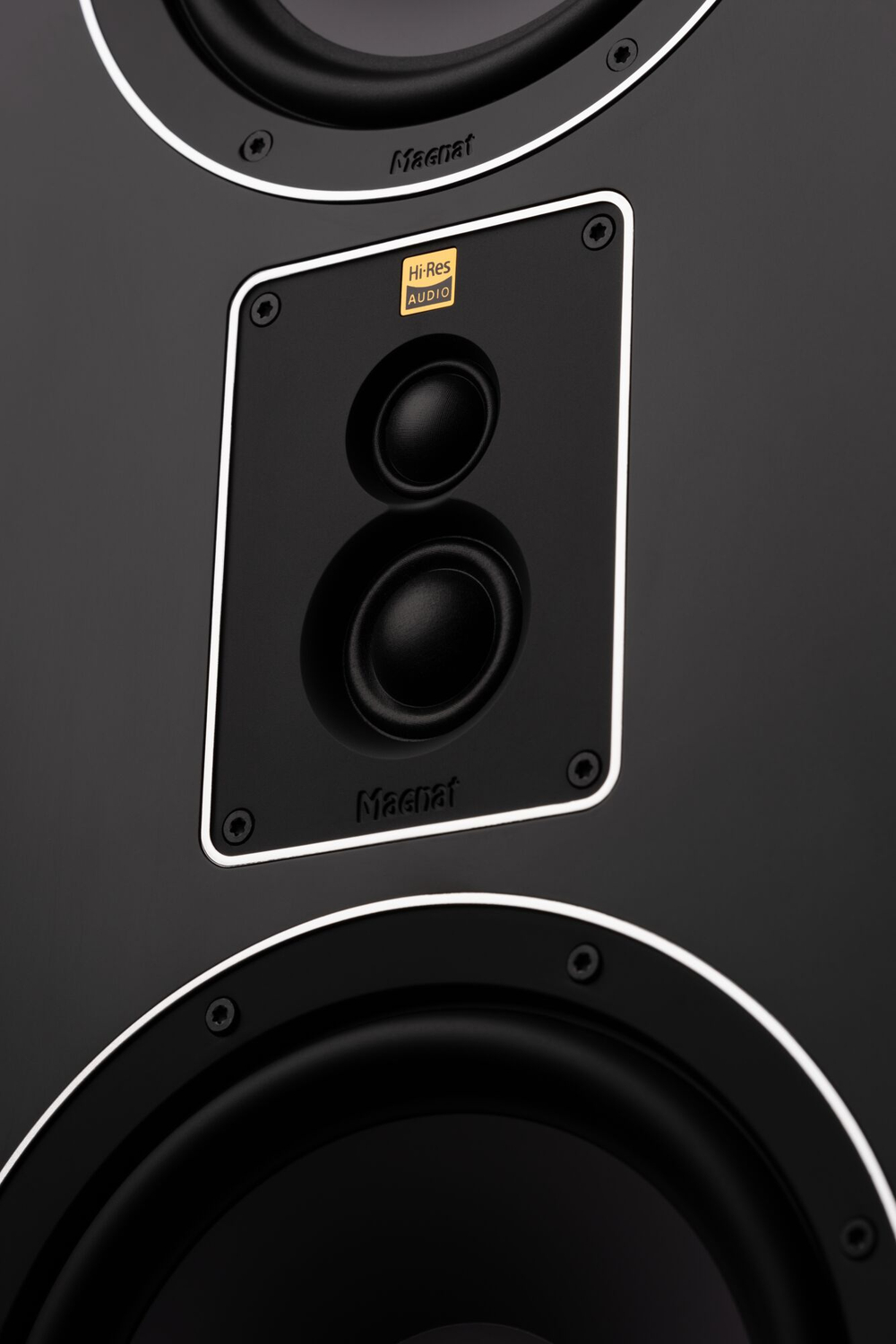 Magnat Signature 809, напольная АС