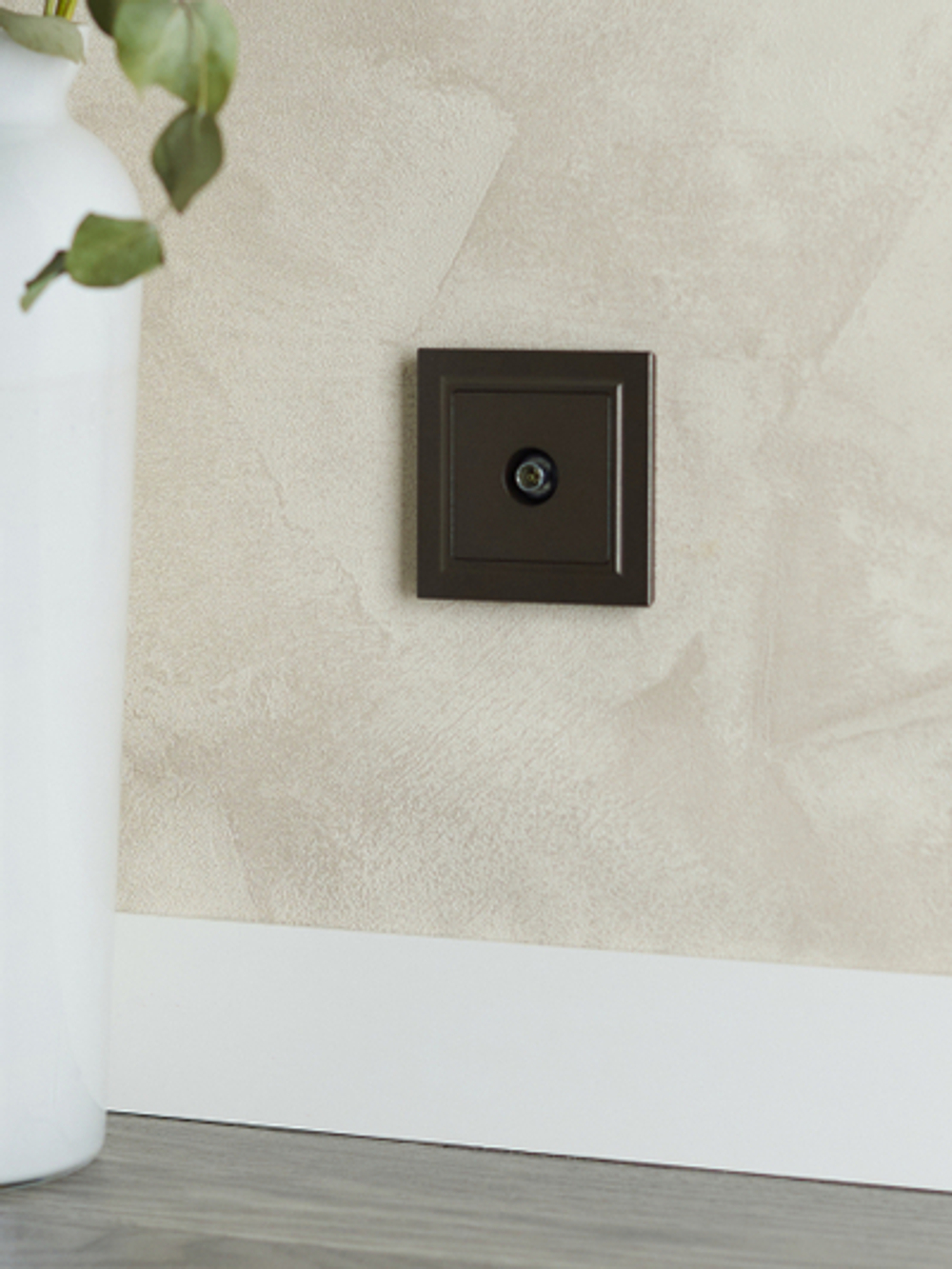 BRITE Розетка TV оконечная РТВ11-0-БрТБ темная бронза IEK