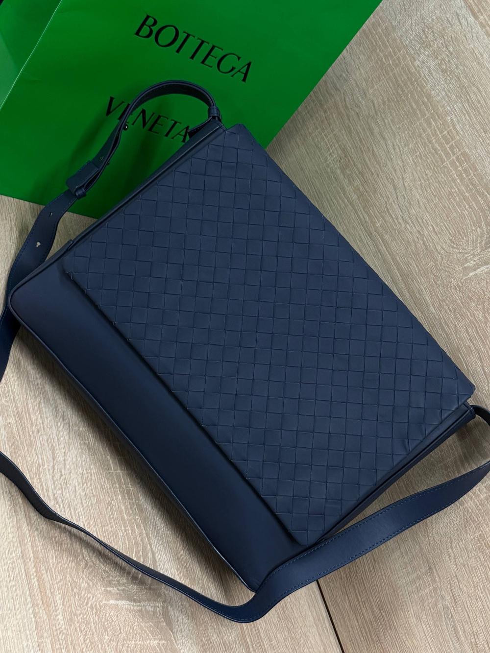 Сумка-мессенджер Bottega Veneta