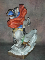 Статуэтка. Фарфор. Солдат. Переход Наполеона через Альпы. Capodimonte. Италия