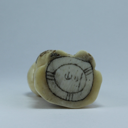 Нэцкэ Фукурокудзю с мешком риса на плече