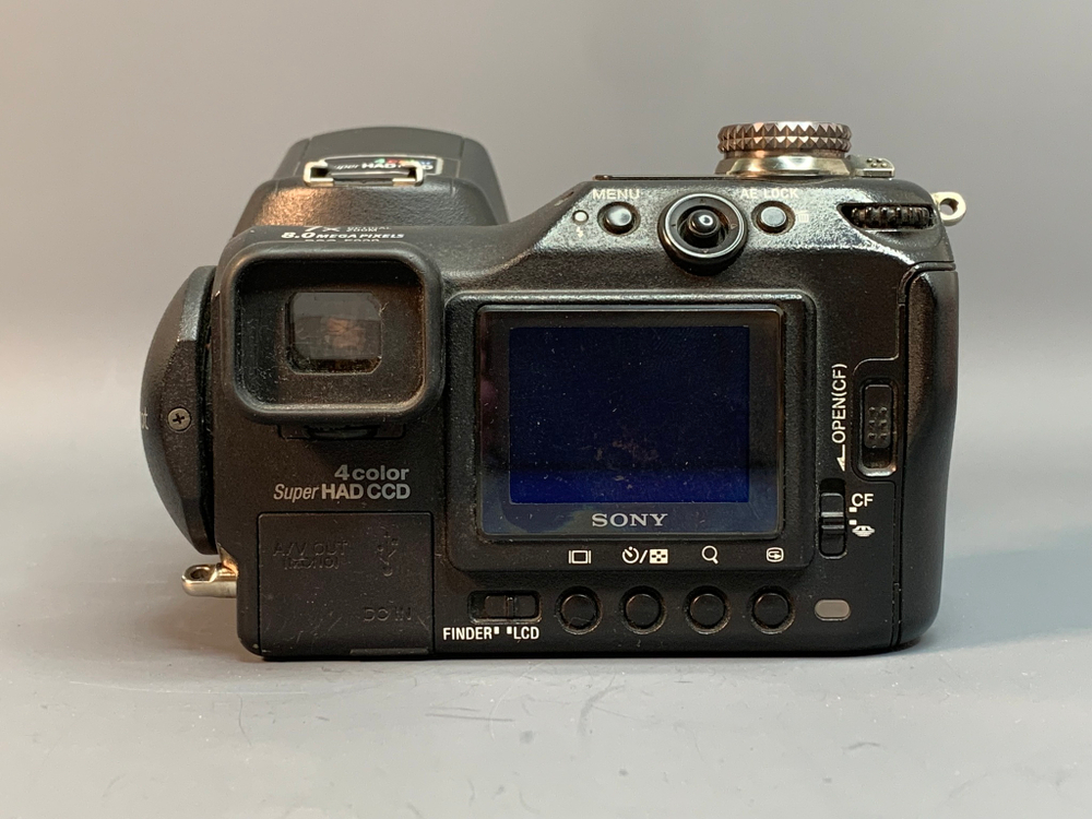 Sony DSC-F828