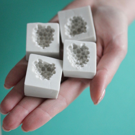 Молд силиконовый - вайнер Ежевика 2 ягоды