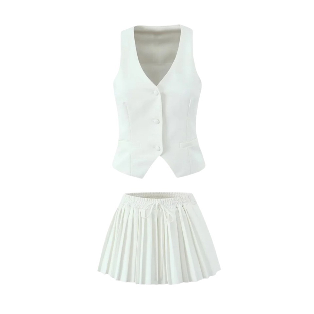 Костюм, жилетка и юбка-шорты со сборками