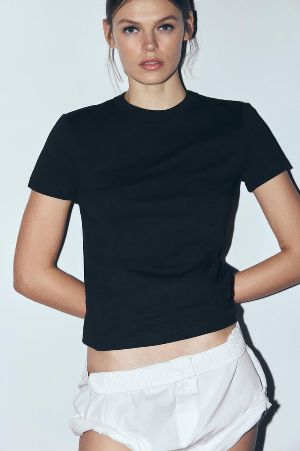 ZARA ФУТБОЛКА INTERLOCK С КОРОТКИМ РУКАВОМ, ЧЕРНЫЙ