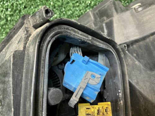 Битая Фара правая Mercedes GLE W166 (15-18) LED