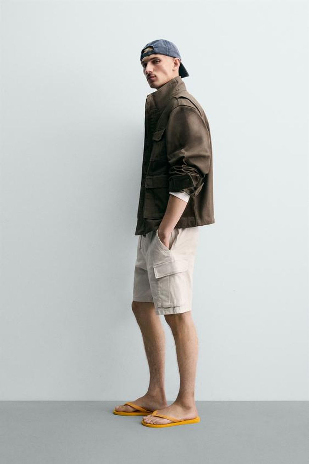 ZARA ШОРТЫ КАРГО RELAXED FIT С ЭФФЕКТОМ ПОТЕРТОСТИ, ЦВЕТ ЛЬДА