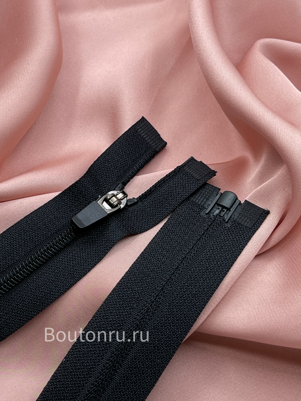 Молния с фиксирующим бегунком спортивная черная