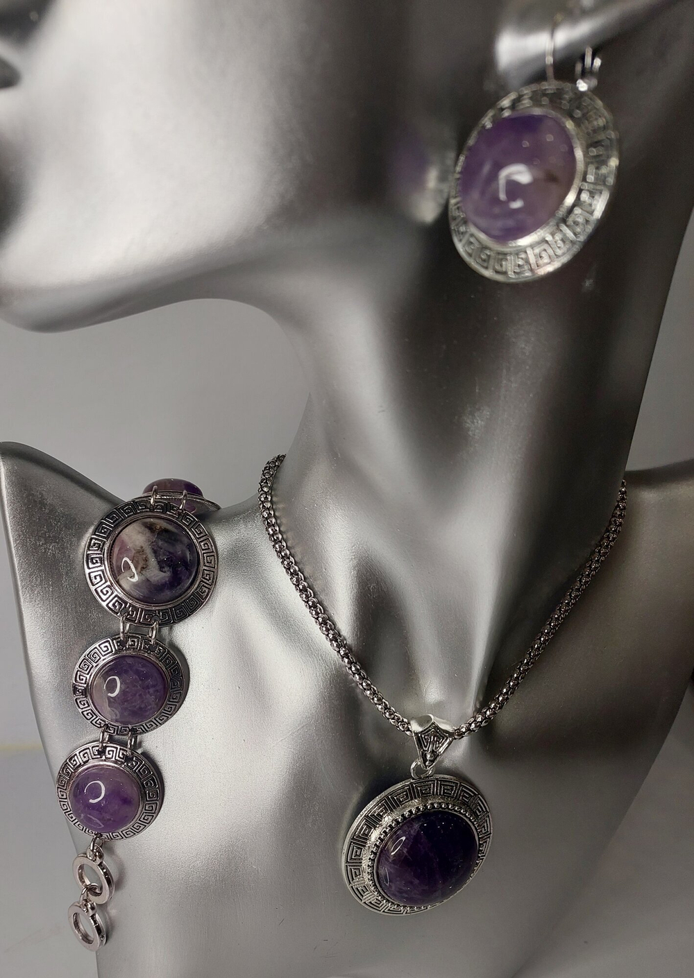 Комплект бижутерии подвеска, цепь, браслет, серьги Аметист Круг.(натуральный камень, бижутерный сплав)