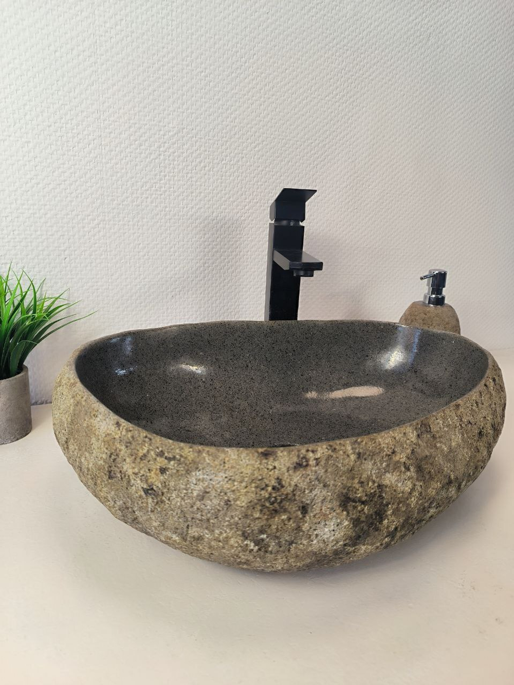 Раковина из речного камня RS-65607 50*40*15 из натурального камня