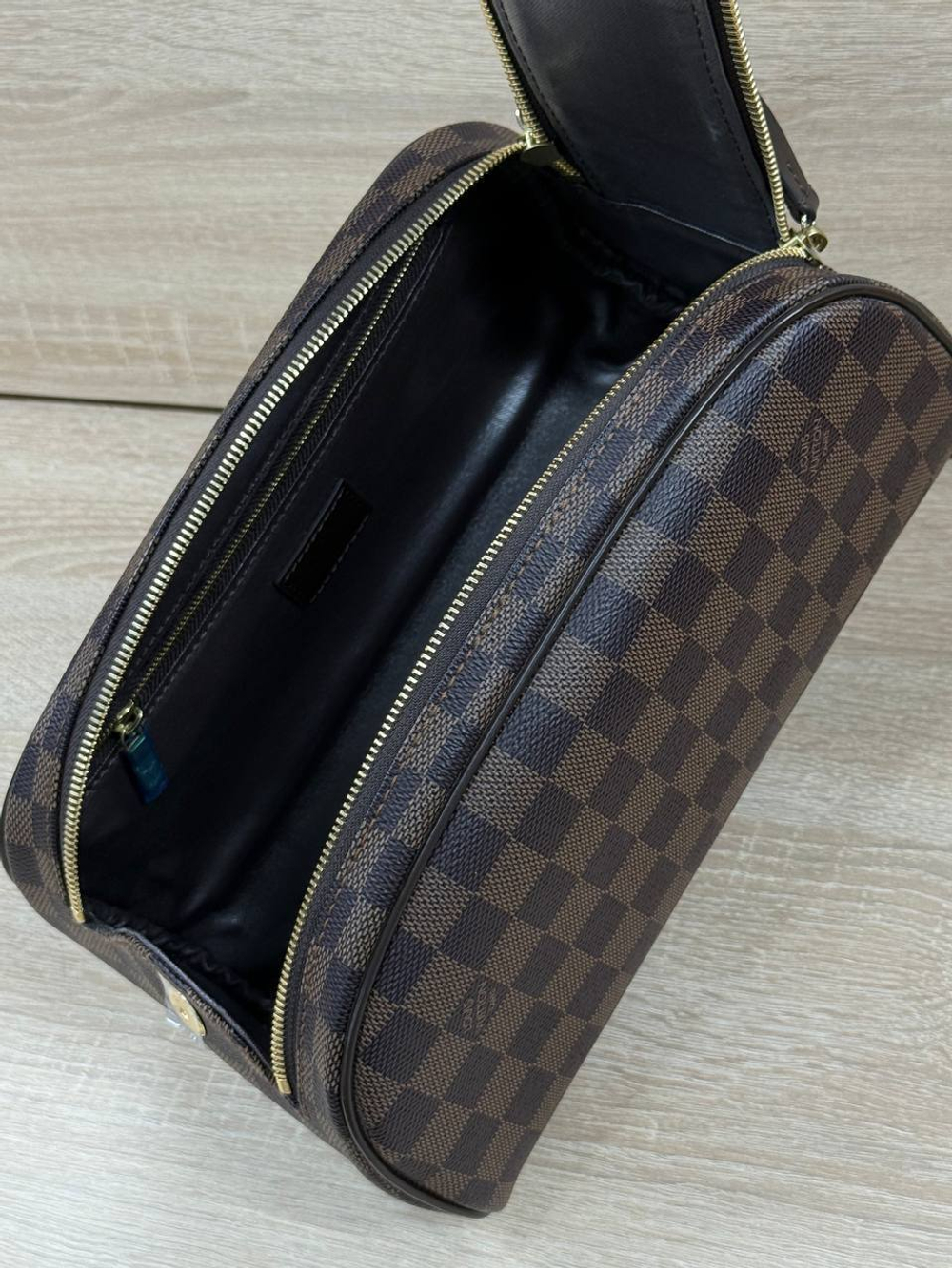 Несессер Louis Vuitton
