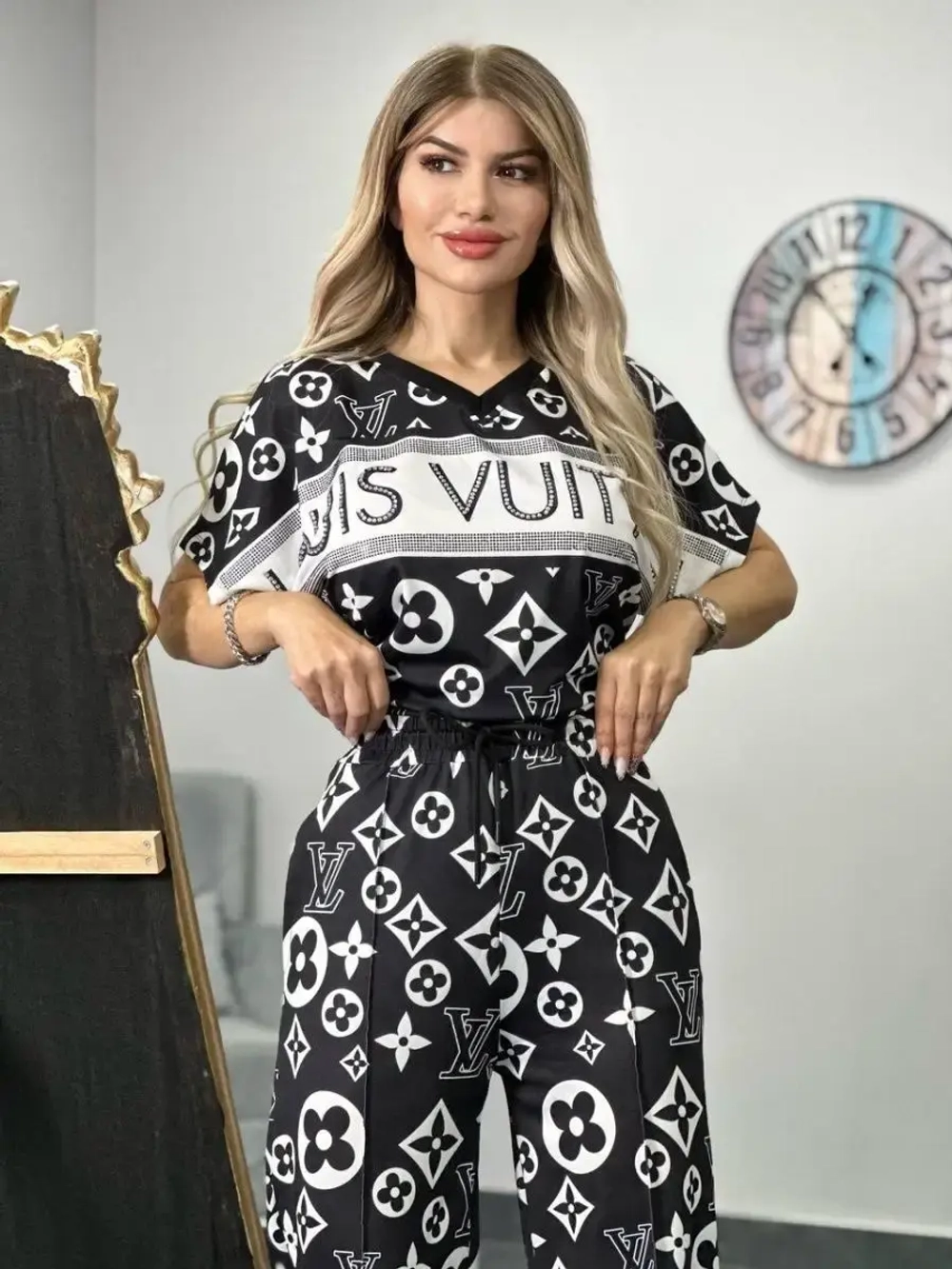 Костюм стильный