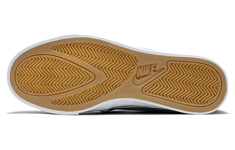Nike court royale ac slip online
