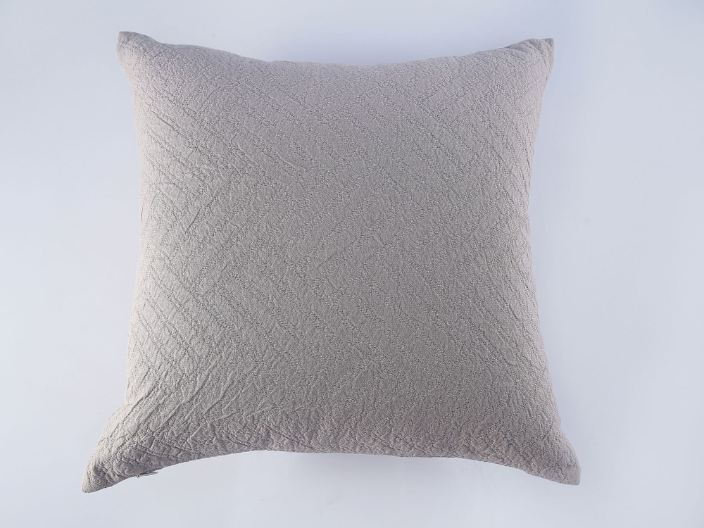 Подушка декоративная 45х45 Claire Batiste Durance бежевая