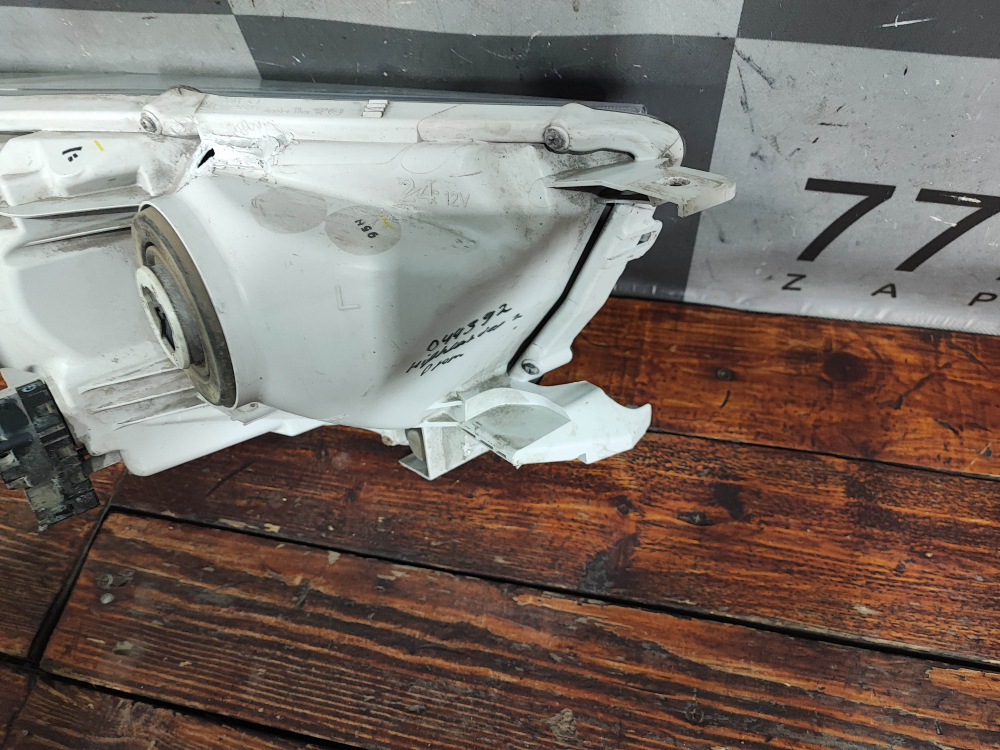 Фара левая (с дефектами) Toyota Highlander 2 (U40) 10-13 Б/У Оригинал 811500E130