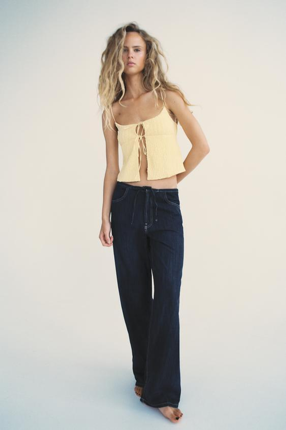 ZARA УКОРОЧЕННЫЙ ТОП ИЗ РЕЛЬЕФНОЙ ТКАНИ, ЖЕЛТЫЙ