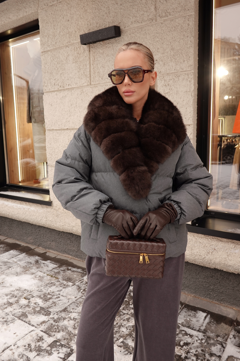 Пуховик из шерсти с английским воротником