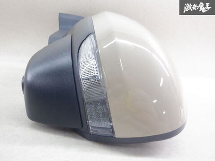 зеркало левое Toyota Raize A200A A210A