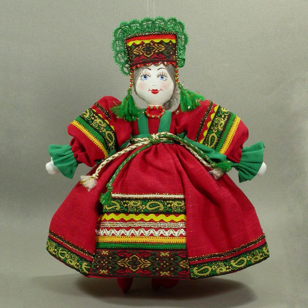 Текстильная кукла в кокошнике сороке