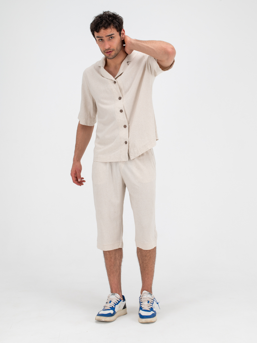 Костюм льняной с шортами. Песочный