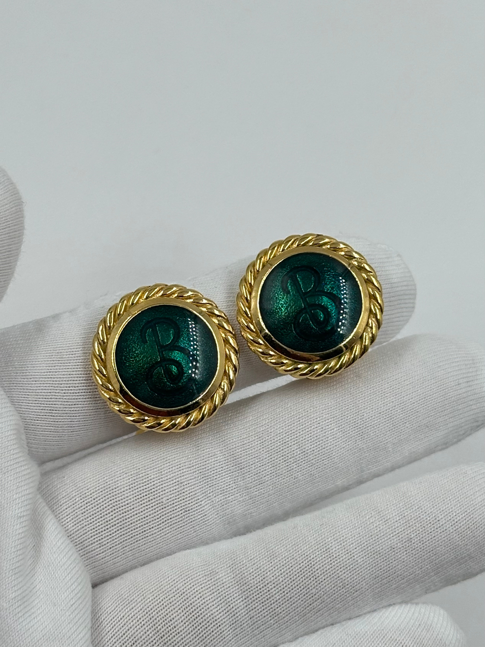 Клипсы с зеленой эмалью Burberrys