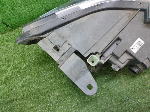 Битая Фара левая Genesis G70 (2017-2021) LED