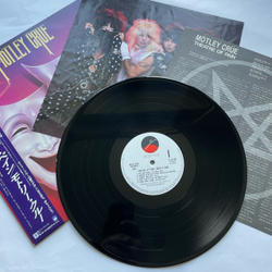 Винтажная виниловая пластинка LP Motley Crue Theatre Of Pain (Япония 1985) (Оби Copy)
