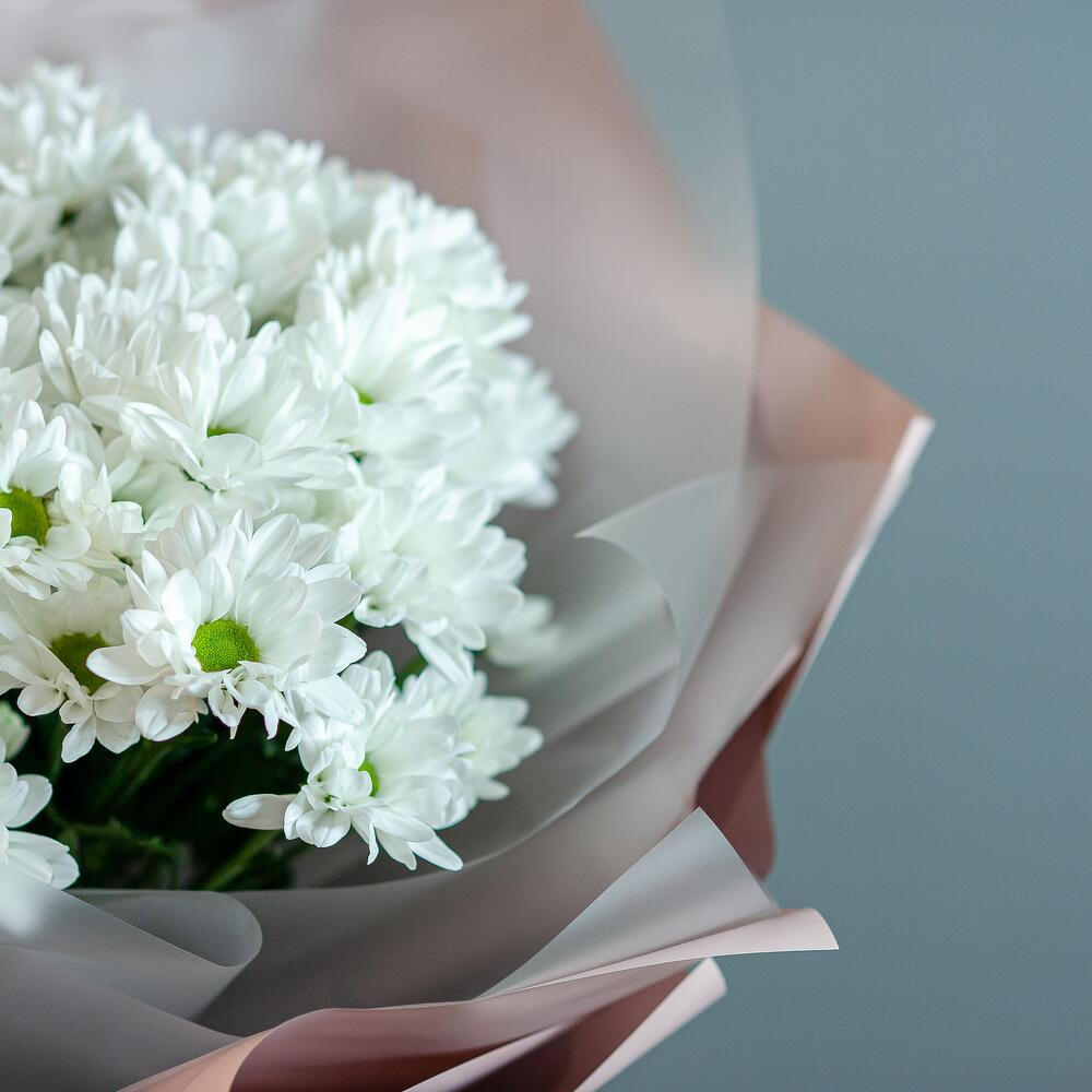 Букет хризантем ромашек размер S