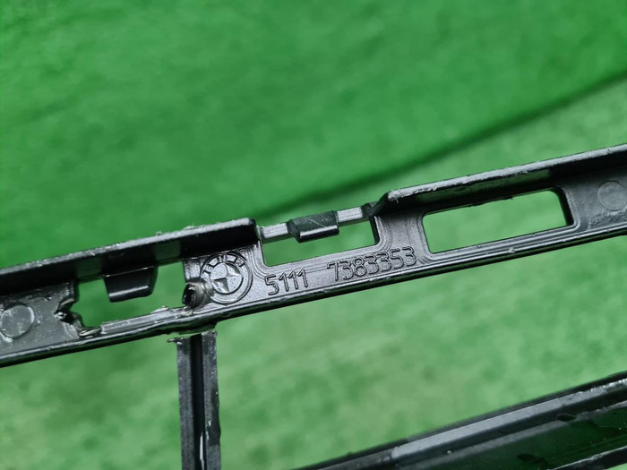 Решетка переднего бампера BMW X1 F48 (2015-2019)