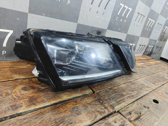 Фара правая LED Skoda Octavia 3 (A7) 17-20 Б/У Оригинал 5E1941018E