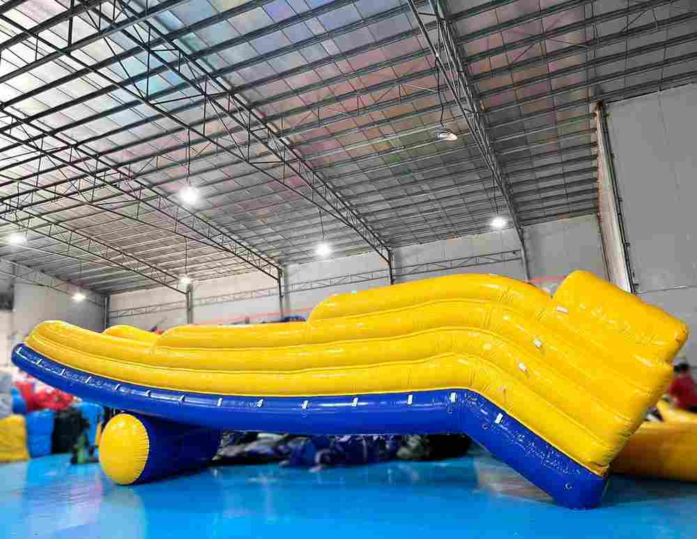 Надувная прямая водная горка для вышки (опоры) «Головокружительный спуск 2» 10х2х7