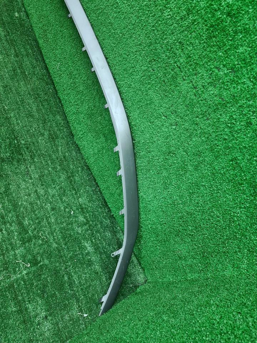 Молдинг переднего бампера Audi Q8 (18-23) S-line