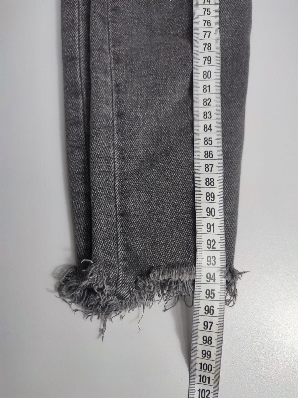 Джинсы Zara модные 40 размер